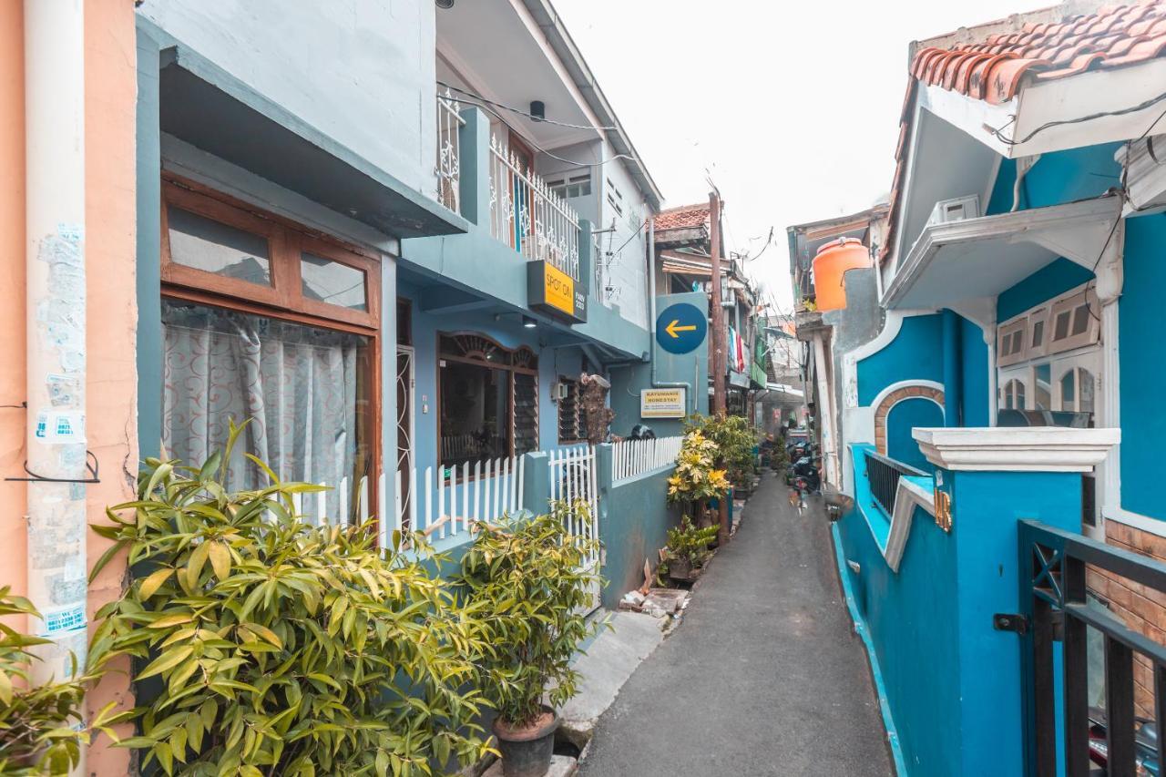 Spot On 2033 Kayumanis Homestay Syariah Yakarta Exterior foto