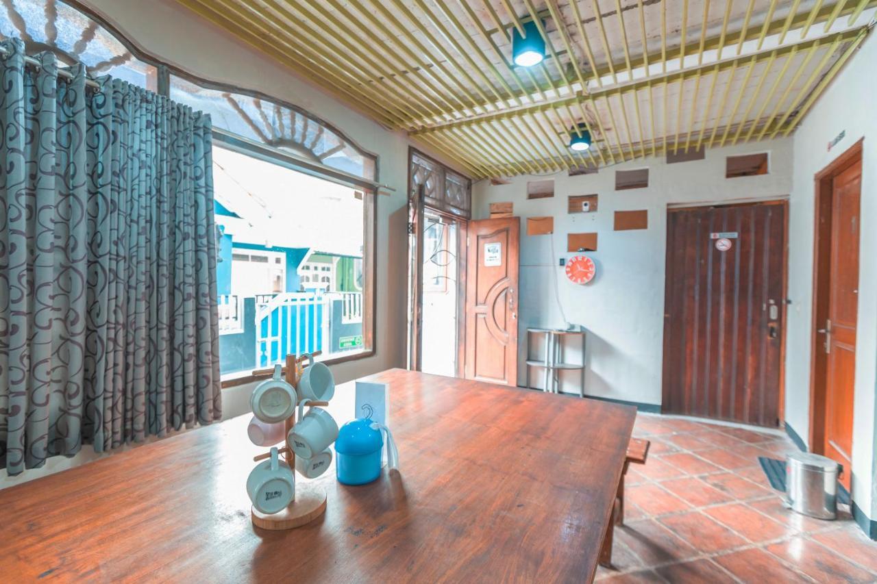 Spot On 2033 Kayumanis Homestay Syariah Yakarta Exterior foto